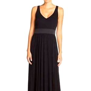Vera Wang Deep V-Neck Jersey Gown Dress Black Size 12